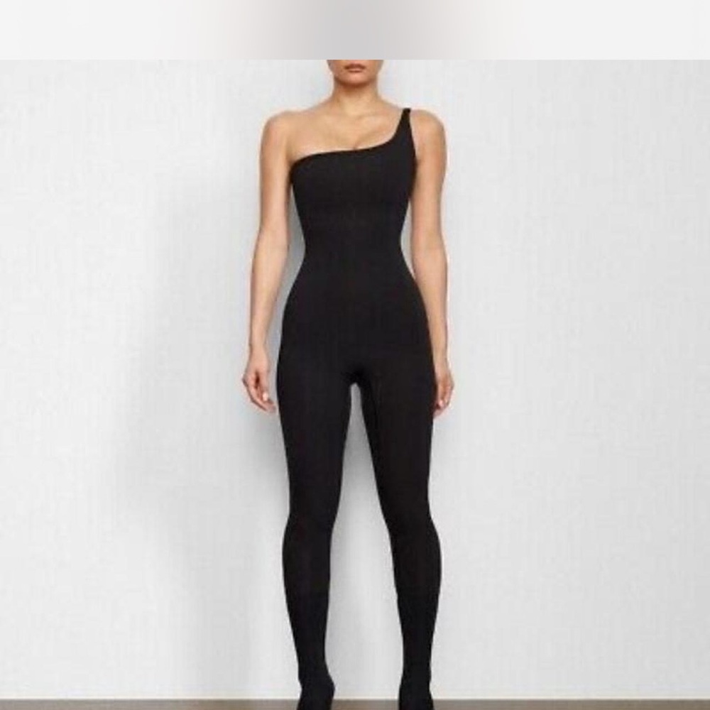 Elegant Black One-Shoulder Jumpsuit NWOT